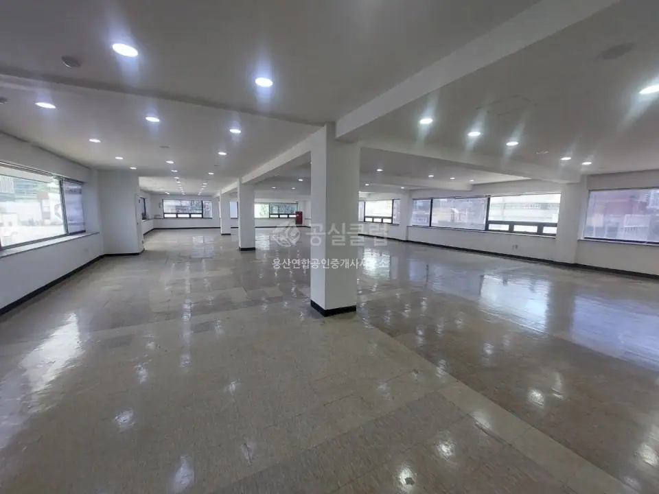 한강로3가 사무실 월세 347㎡